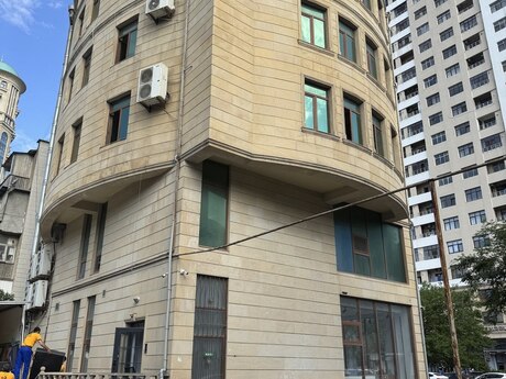 Obyekt - Elmlər Akademiyası m. - 1200 m²