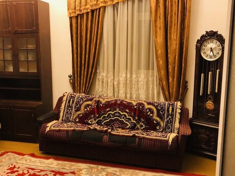 Elan №6211753 - Bakı, İçəri Şəhər m., 2 otaqlı, 90 m², 2/4 mərtəbə