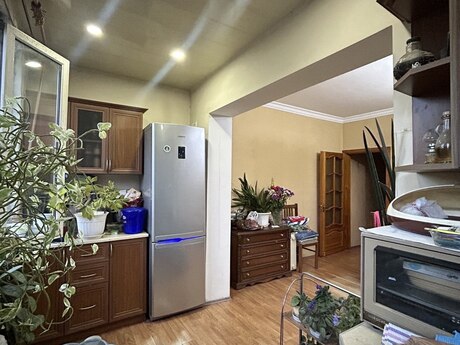 2 otaqlı köhnə tikili - Azadlıq Prospekti m. - 60 m²