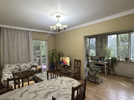2 otaqlı köhnə tikili - Azadlıq Prospekti m. - 60 m²