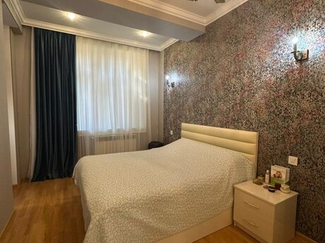3 otaqlı mənzil, 97 m², Bakıxanov: 255 000 ₼ 3