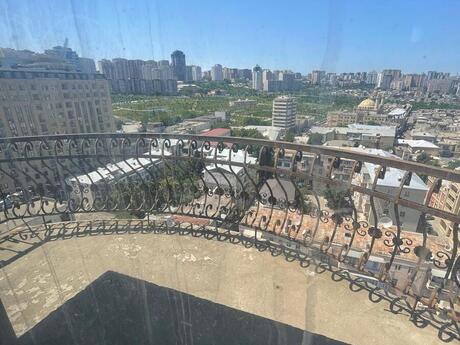 4 otaqlı mənzil, 230 m², İçəri Şəhər: 718 000 ₼ 2