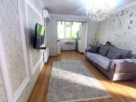 Elan №6212603 - Bakı, Gənclik m., 2 otaqlı, 60 m², 4/5 mərtəbə
