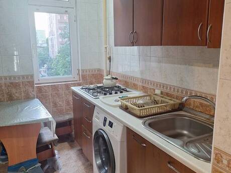 3 otaqlı yeni tikili - 28 May m. - 80 m²