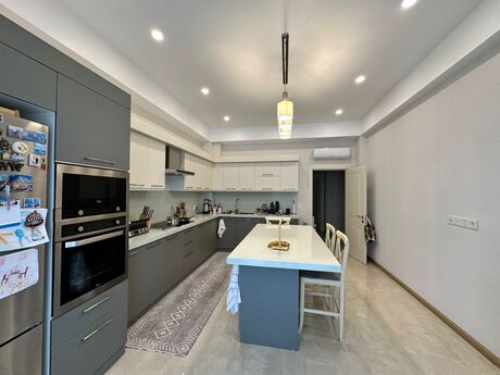 3-room apartment for rent, 145 m², Ağ şəhər: 1 800 ₼/mo 5