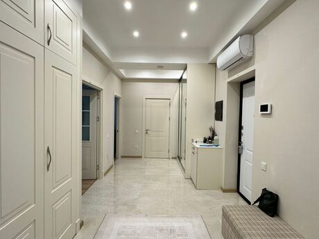 3-room apartment for rent, 145 m², Ağ şəhər: 1 800 ₼/mo 4