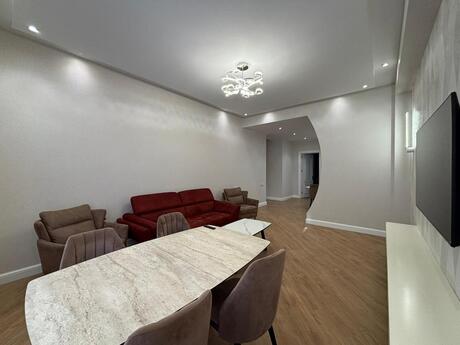 Kirayə 3 otaqlı mənzil, 105 m², Ağ şəhər: 1 800 ₼/ay 4