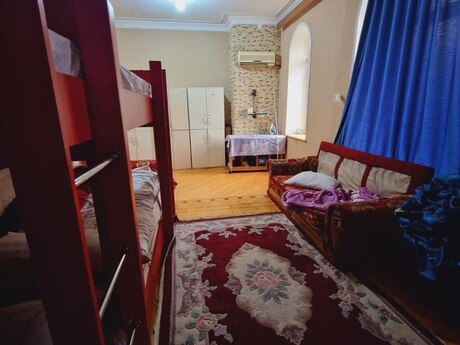 8 otaqlı köhnə tikili - 28 May m. - 280 m²