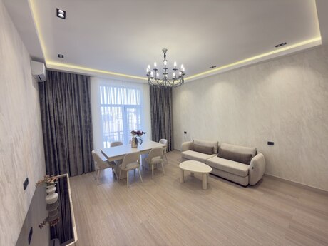 Elan №6213323 - Bakı, 28 May m., 3 otaqlı, 130 m², 15/17 mərtəbə