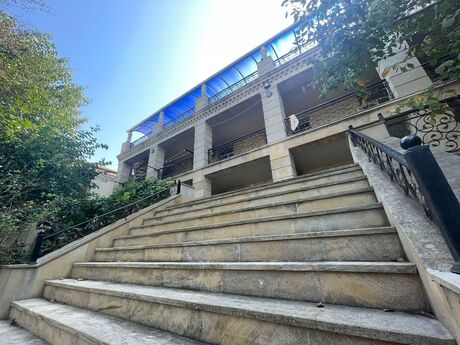 6 otaqlı həyət evi/bağ evi - Görədil q. - 350 m²