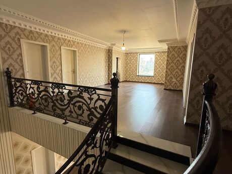 6 otaqlı həyət evi/bağ evi - Şüvəlan q. - 315 m²