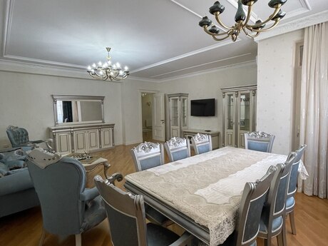 4-комн. новостройка - м. 28 мая - 200 м²