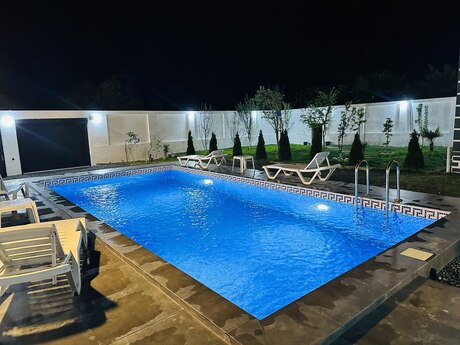5 otaqlı həyət evi/bağ evi - Qəbələ - 240 m²