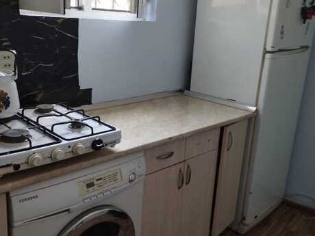 Сдаётся 1-комнатная квартира в старом фонде, Nizami, 35 м², 370 AZN/мес, фото 2 / 7