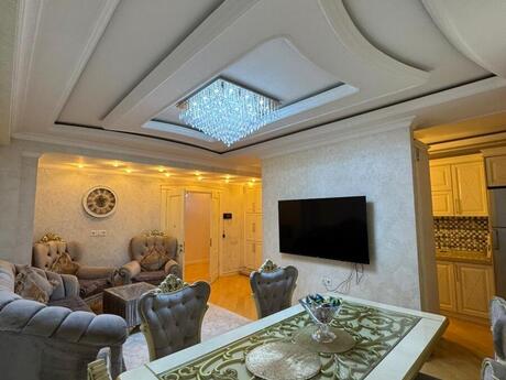4-комнатная квартира, 107 м², İnşaatçılar: 248 000 ₼ 2