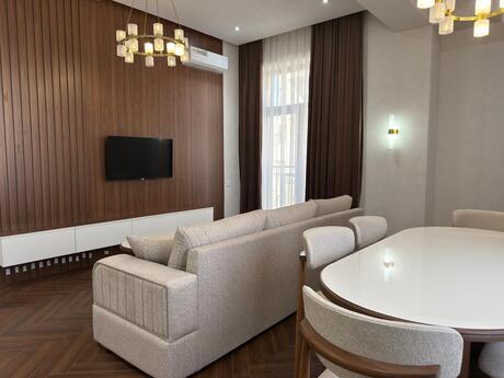 Kirayə 3 otaqlı mənzil, 130 m², Grand Plaza: 1 900 ₼/ay 3