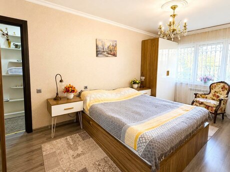 3 otaqlı köhnə tikili - Neftçilər m. - 90 m²