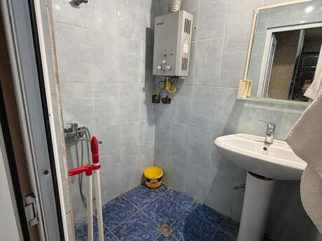 2 otaqlı köhnə tikili - Bakıxanov q. - 70 m²