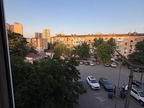 2 otaqlı köhnə tikili - Bakıxanov q. - 70 m²
