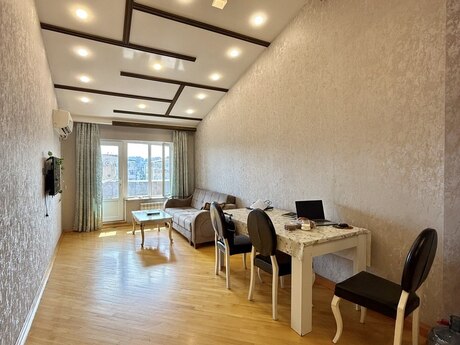 Elan №6214719 - Bakı, 8-ci mikrorayon q., 3 otaqlı, 100 m², 14/14 mərtəbə