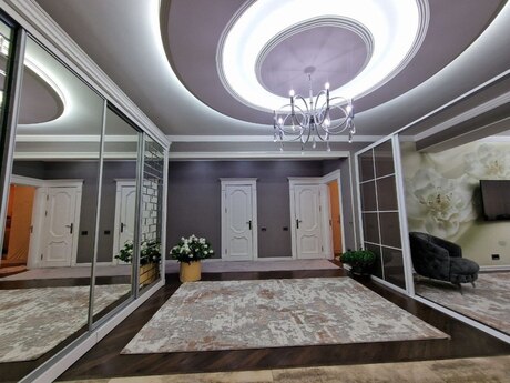 3-комн. новостройка - Абшеронcкий  р. - 140 м²