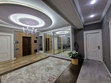 3-комн. новостройка - Абшеронcкий  р. - 140 м²