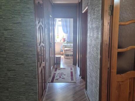 3 otaqlı köhnə tikili - 8-ci mikrorayon q. - 70 m²