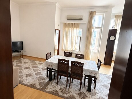 Elan №6214888 - Bakı, Nizami m., 4 otaqlı, 120 m², 13/15 mərtəbə