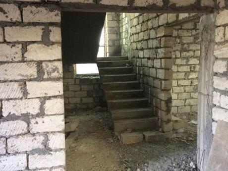 6 otaqlı həyət evi/bağ evi - Şüvəlan q. - 220 m²