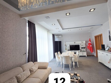 8 Noyabr m.
