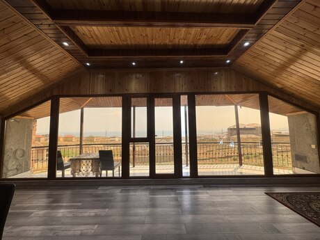 6 otaqlı həyət evi/bağ evi - Badamdar q. - 330 m²