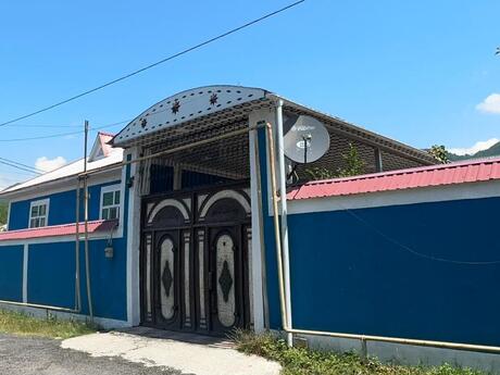 4 otaqlı həyət evi/bağ evi - Qəbələ - 130 m²