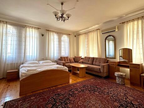 3-комн. вторичка - м. Ичеришехер - 150 м²