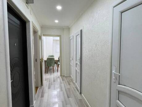 2 otaqlı köhnə tikili - 8 Noyabr m. - 60 m²