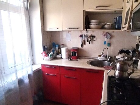 1 otaqlı köhnə tikili - Qara Qarayev m. - 42 m²