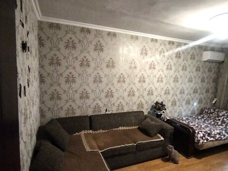 1 otaqlı köhnə tikili - Qara Qarayev m. - 42 m²