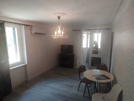 2 otaqlı köhnə tikili - Elmlər Akademiyası m. - 40 m²