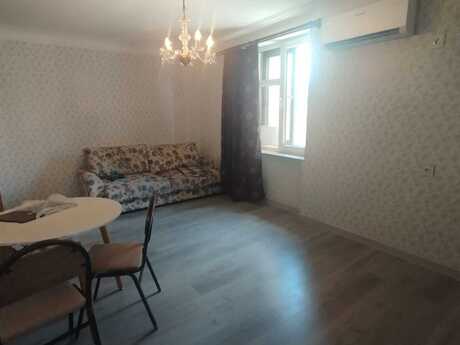 2 otaqlı köhnə tikili - Elmlər Akademiyası m. - 40 m²