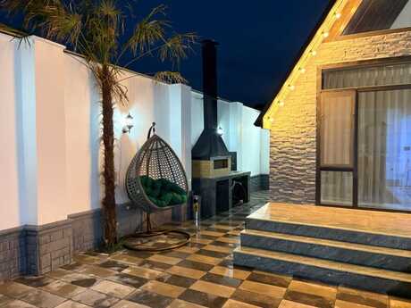 4 otaqlı həyət evi/bağ evi - Novxanı q. - 300 m²