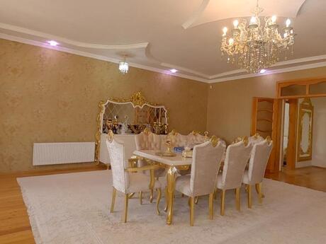 6 otaqlı həyət evi/bağ evi - Novxanı q. - 300 m²