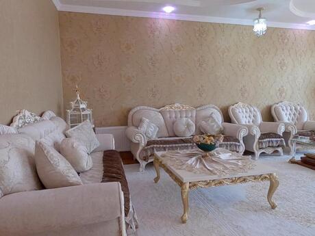 6 otaqlı həyət evi/bağ evi - Novxanı q. - 300 m²