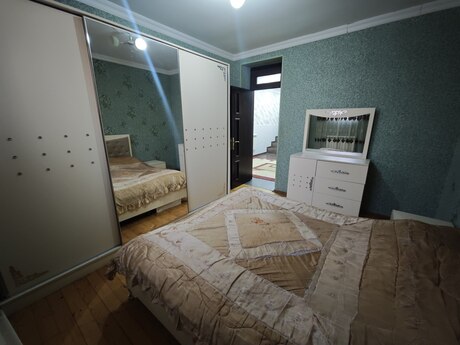 6 otaqlı həyət evi/bağ evi - Zığ q. - 190 m²