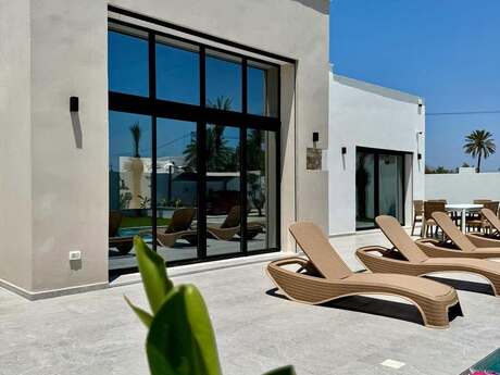 5 otaqlı həyət evi/bağ evi - Mərdəkan q. - 250 m²