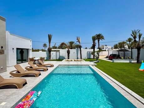 5 otaqlı həyət evi/bağ evi - Mərdəkan q. - 250 m²