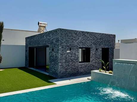 5 otaqlı həyət evi/bağ evi - Mərdəkan q. - 250 m²