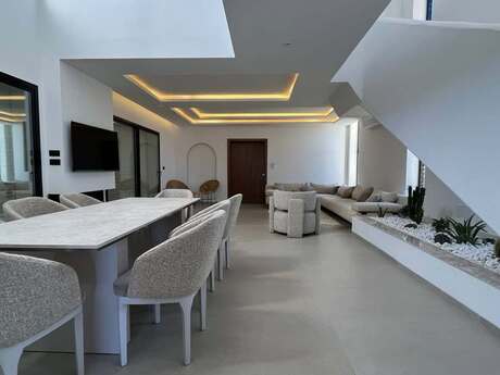 5 otaqlı həyət evi/bağ evi - Mərdəkan q. - 350 m²