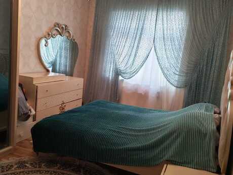 3 otaqlı köhnə tikili - Yeni Günəşli q. - 80 m²