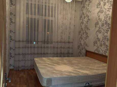 3 otaqlı köhnə tikili - Elmlər Akademiyası m. - 82 m²