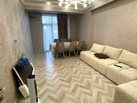 3 otaqlı mənzil, 100 m², 28 May: 365 000 ₼ 2