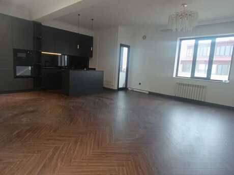 3 otaqlı yeni tikili - 8 Noyabr m. - 142 m²